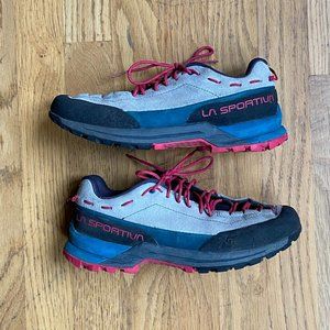 La Sportiva Approach shoes 7.5